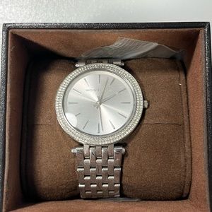 Michael Kors Silver woman’s watch.